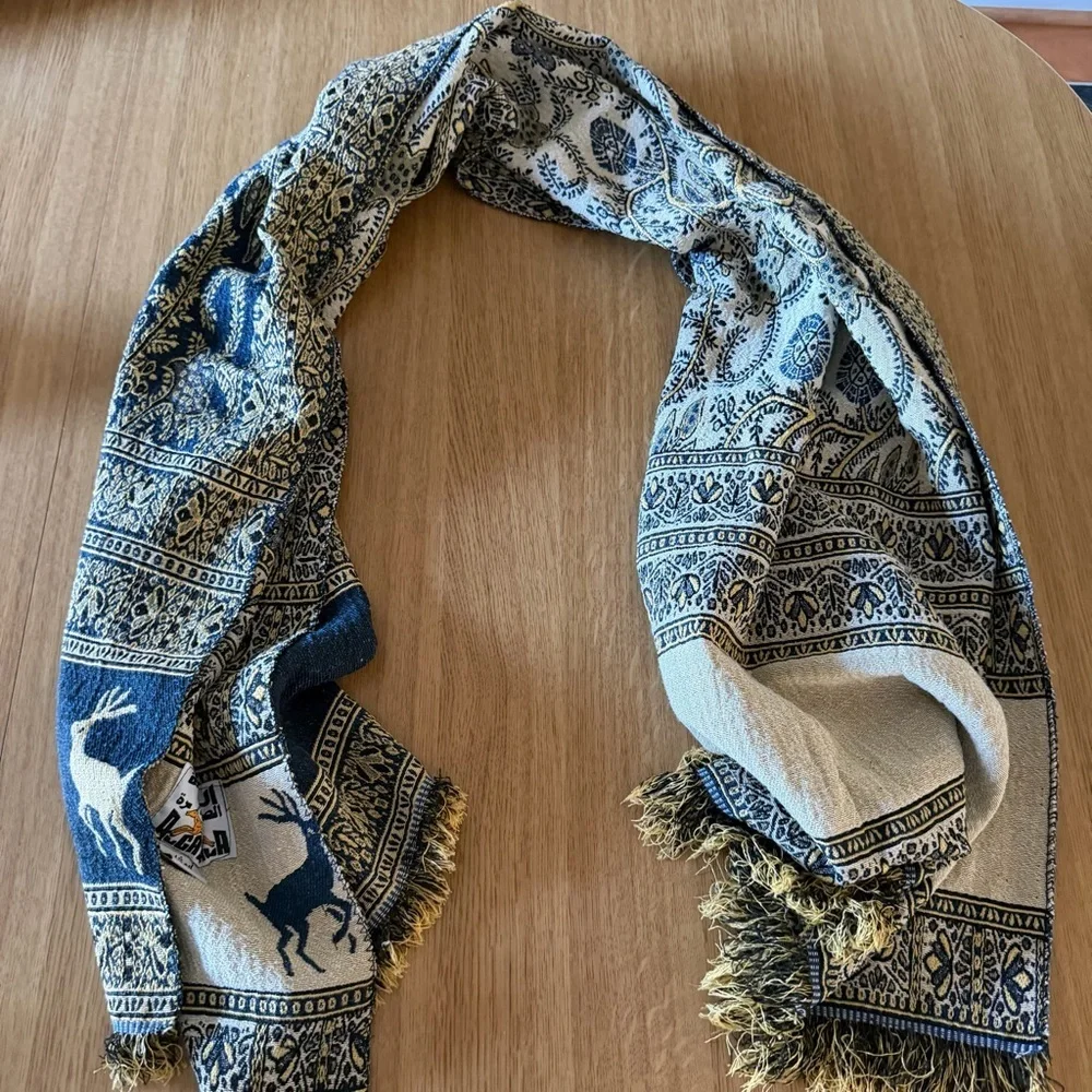 Vintage Authentic Egyptian Men's Blue and Cream Patterned Scarf Al Gazala Ataa